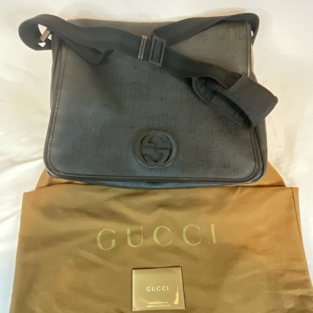 Gucci Messenger bag with flap. Excellent condition.